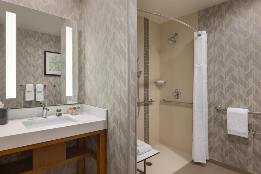 Hyatt Place Houston Downtown - 