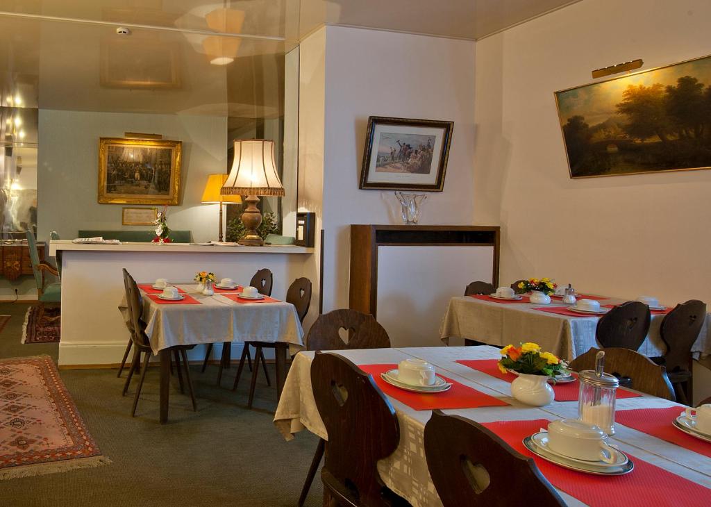 Restaurace v ubytování Hôtel De Bale
