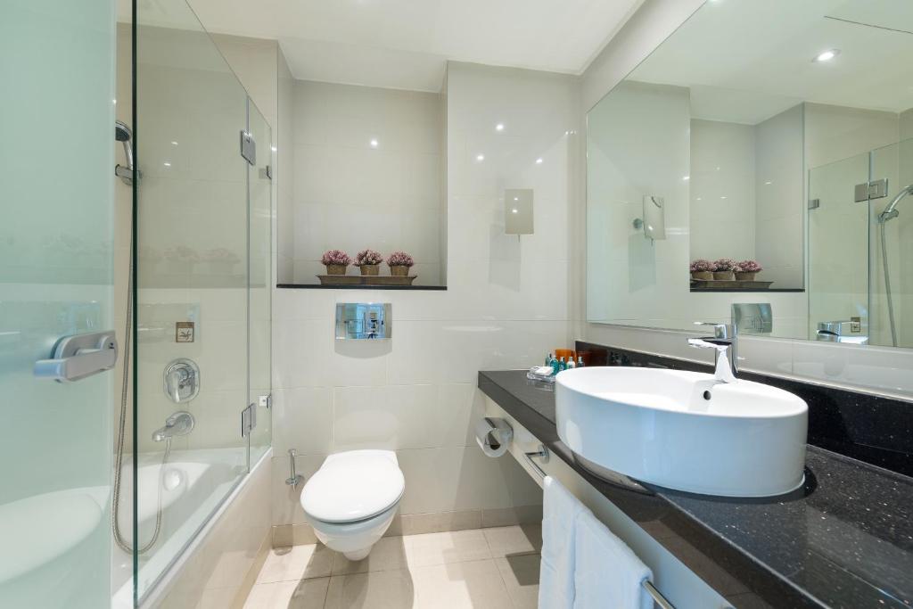 Ein Badezimmer in der Unterkunft Yam Suf by Isrotel Collection