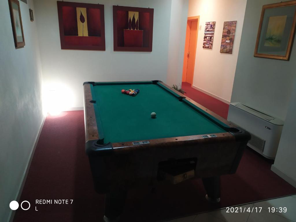Biliár nebo kulečník v ubytování Borgo San Martino