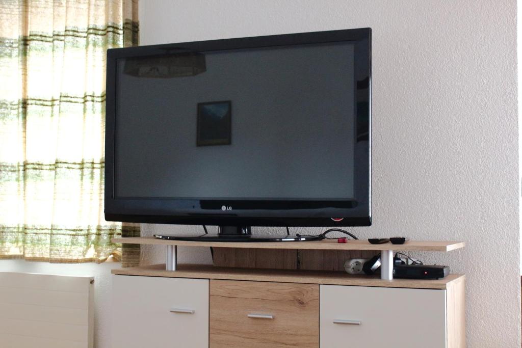 TV a/nebo společenská místnost v ubytování Ferienwohnung Innerhofer