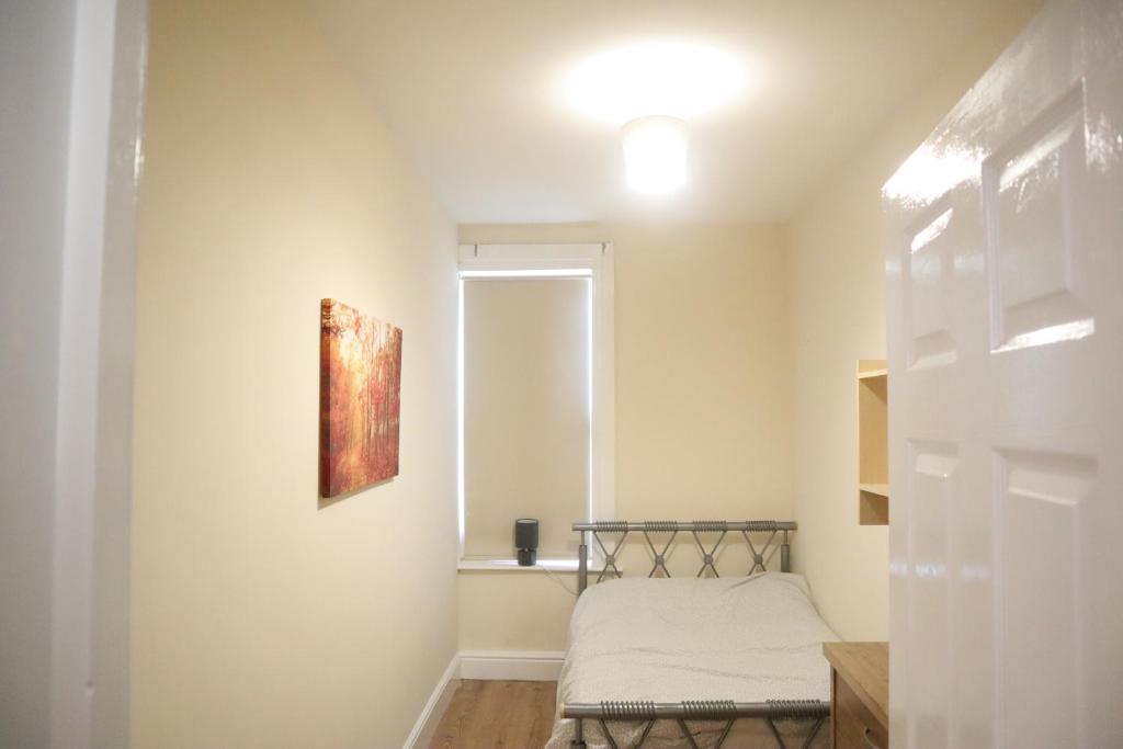 4 Bed/City Centre/Fast WiFi/Spacious Apartment