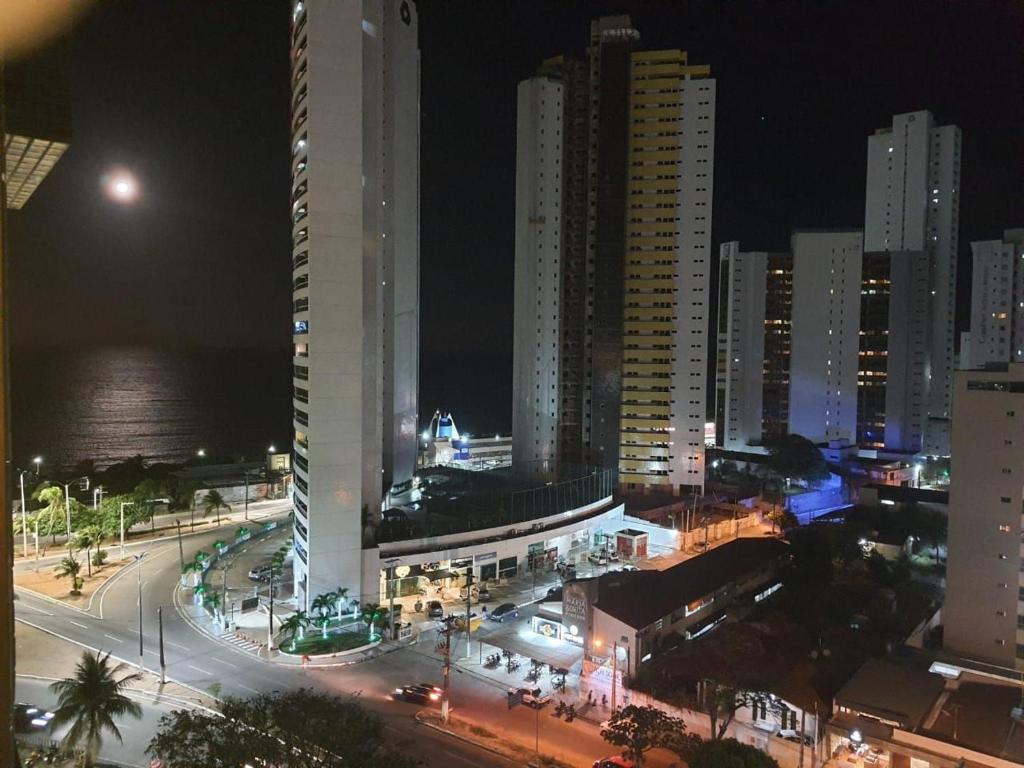  Flat novo próximo à orla no Ilusion Hotel por Carpediem