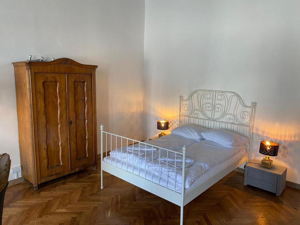 Posteľ alebo postele v izbe v ubytovaní Main Square 18 King Apartament