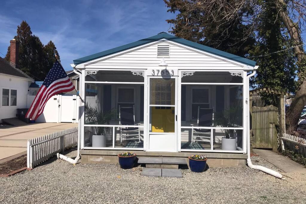 Cottage by the Sea Steps to Downtown Rehoboth!, Rehoboth Beach (updated