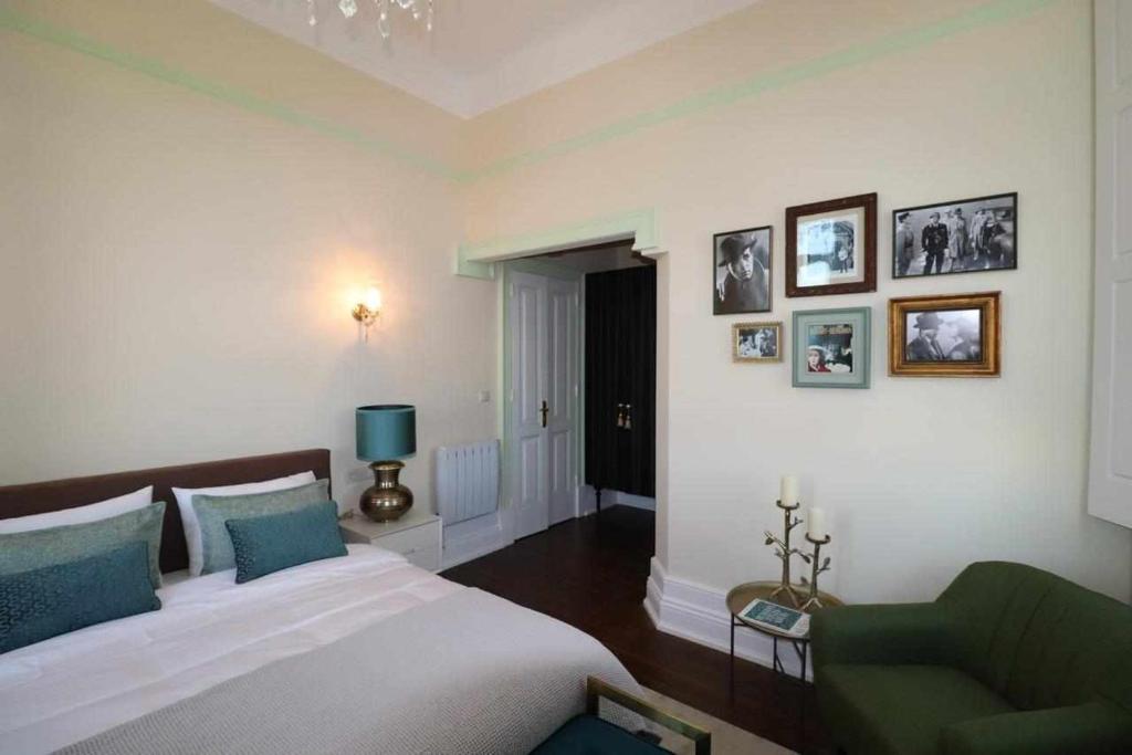 Postel nebo postele na pokoji v ubytování Casa da Granja Boutique