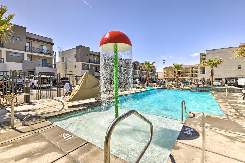 Spacious St Townhome with Grill and Views!, St. Updated