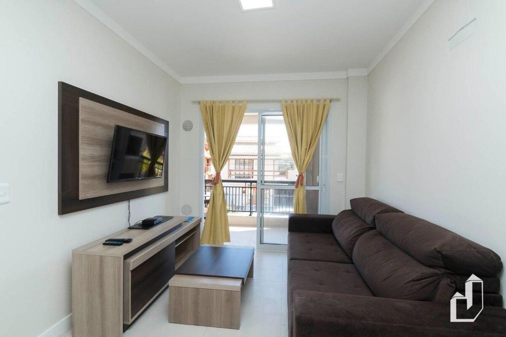  Apartamento com 02 dormitórios