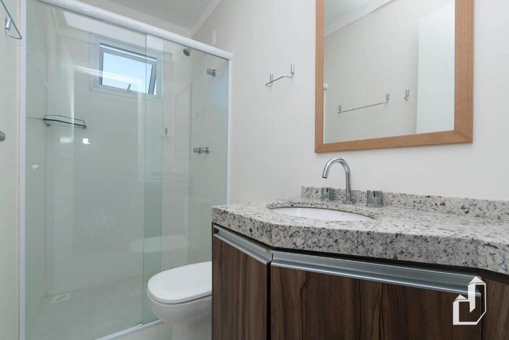  Apartamento com 02 dormitórios