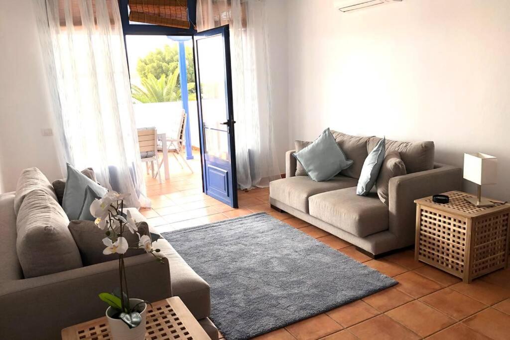 Fotografie z fotogalerie ubytování Casa Esperanza, 2 Bedroom Duplex Puerto Calero v destinaci Puerto Calero
