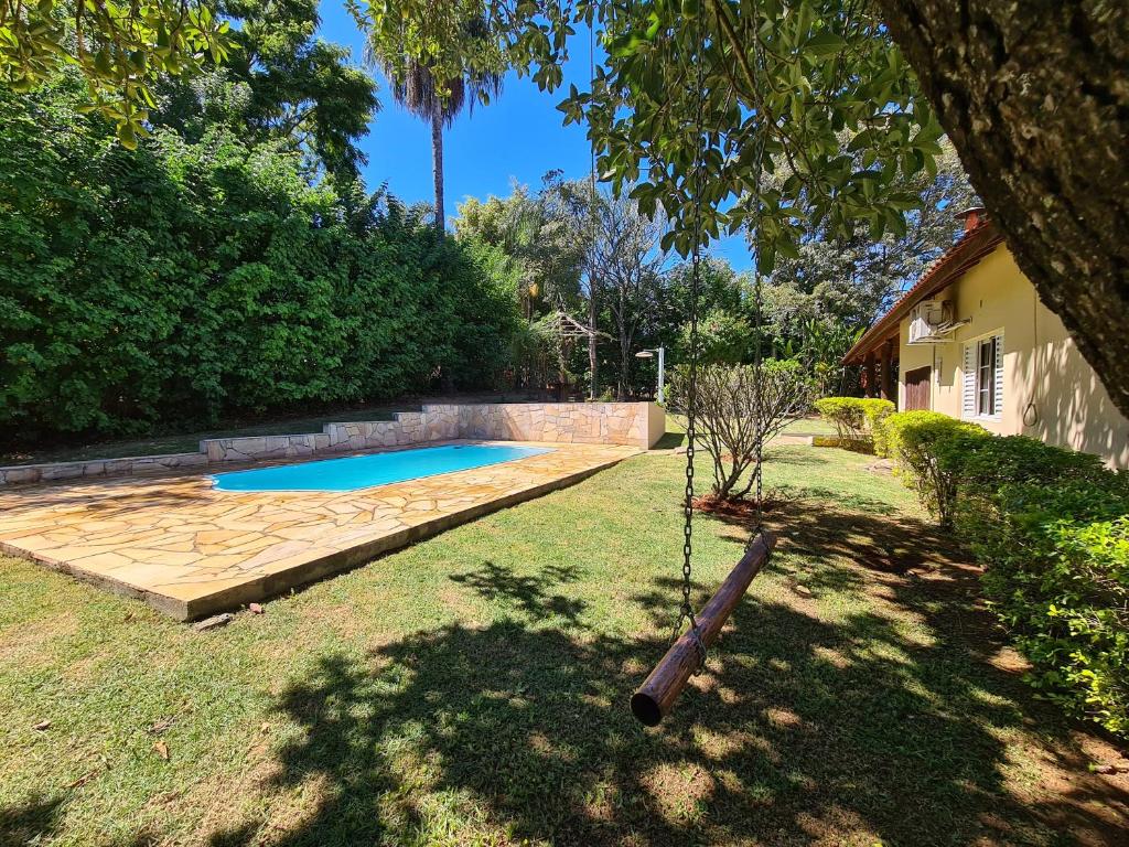 Chácara rústica com piscina em meio a natureza