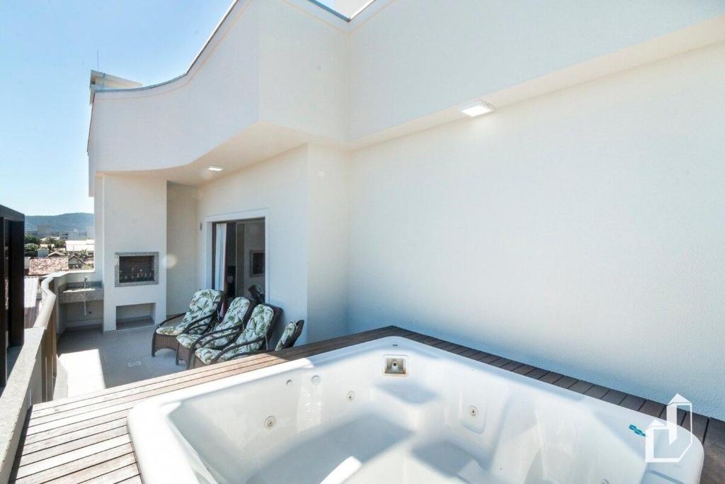  Cobertura Duplex com jacuzzi aquecida