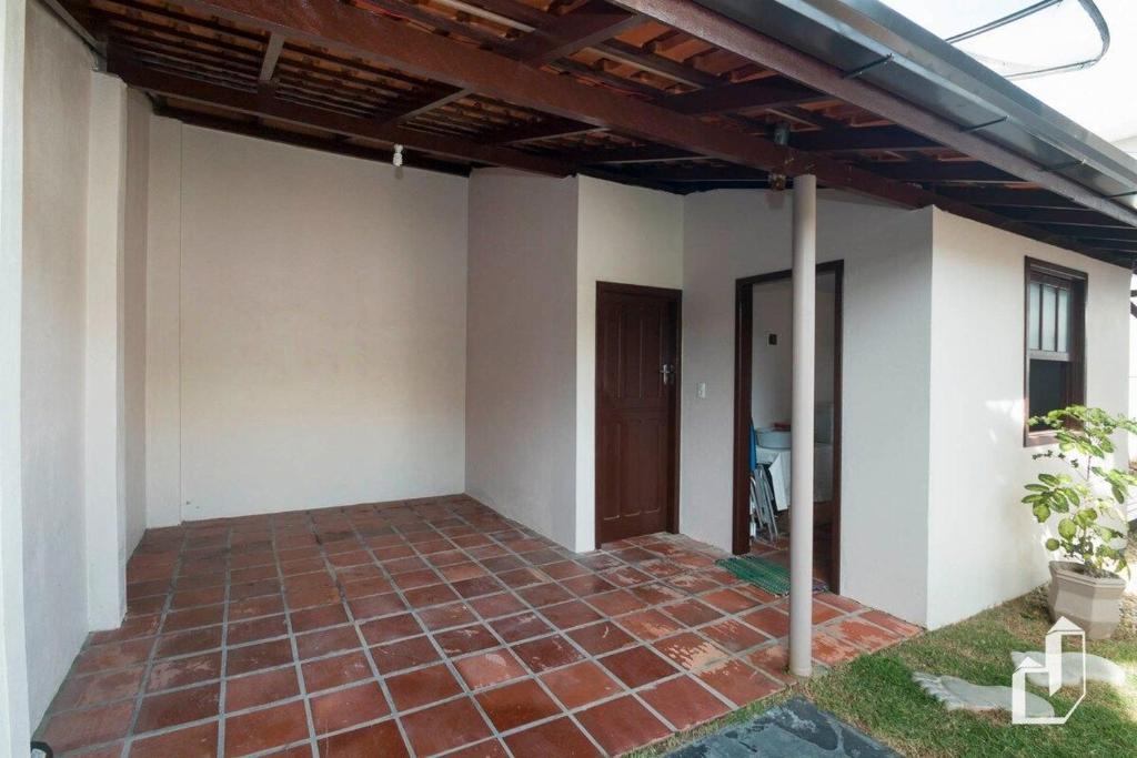  Casa com 03 dormitórios