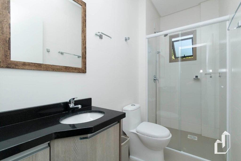  Apartamento com 02 dormitórios