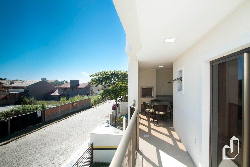  Apartamento com 02 dormitórios