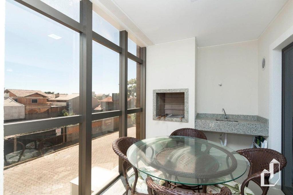  Apartamento com 02 dormitórios