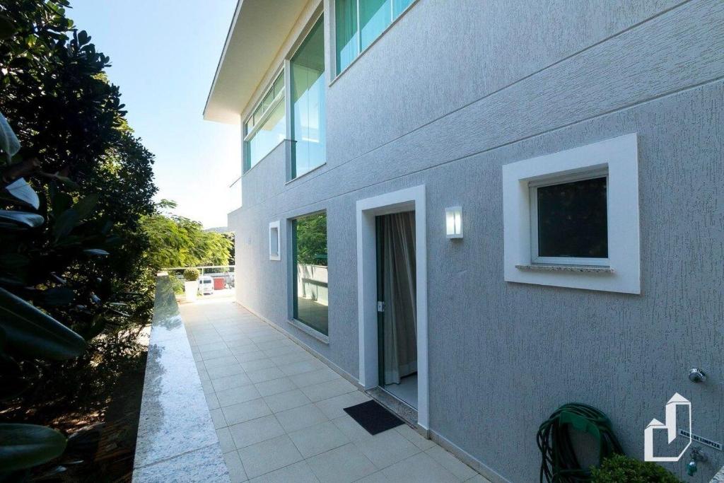  Triplex de alto padrão com hidromassagem