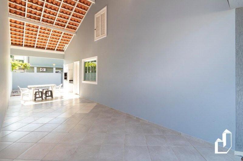  Casa com 04 dormitórios - Saia da rotina e venha viver essa tranquilidade