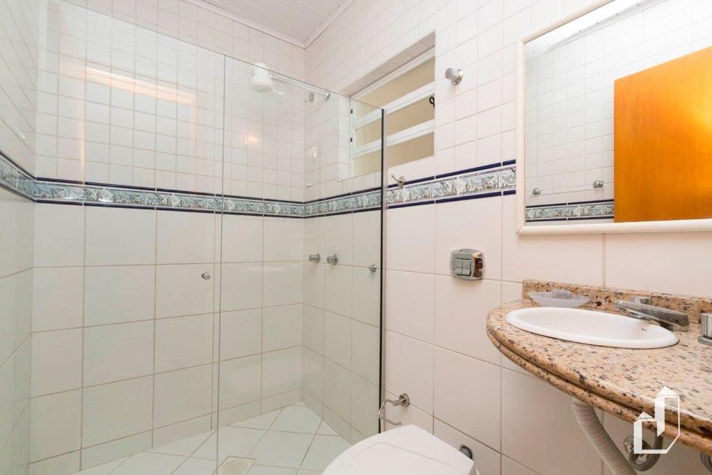  Casa com 05 dormitórios perfeita para toda a família