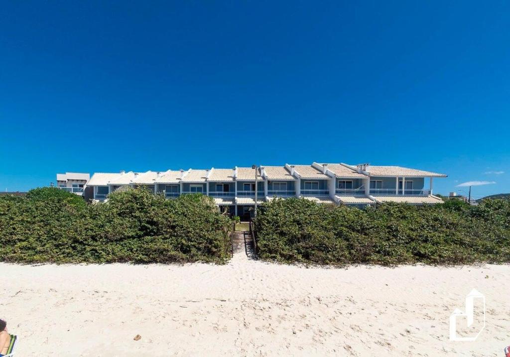  Com 02 suítes - Venha recarregar as energias à beira mar