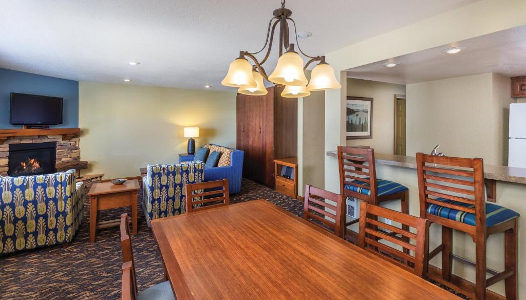 TV a/nebo společenská místnost v ubytování WorldMark Lake Tahoe
