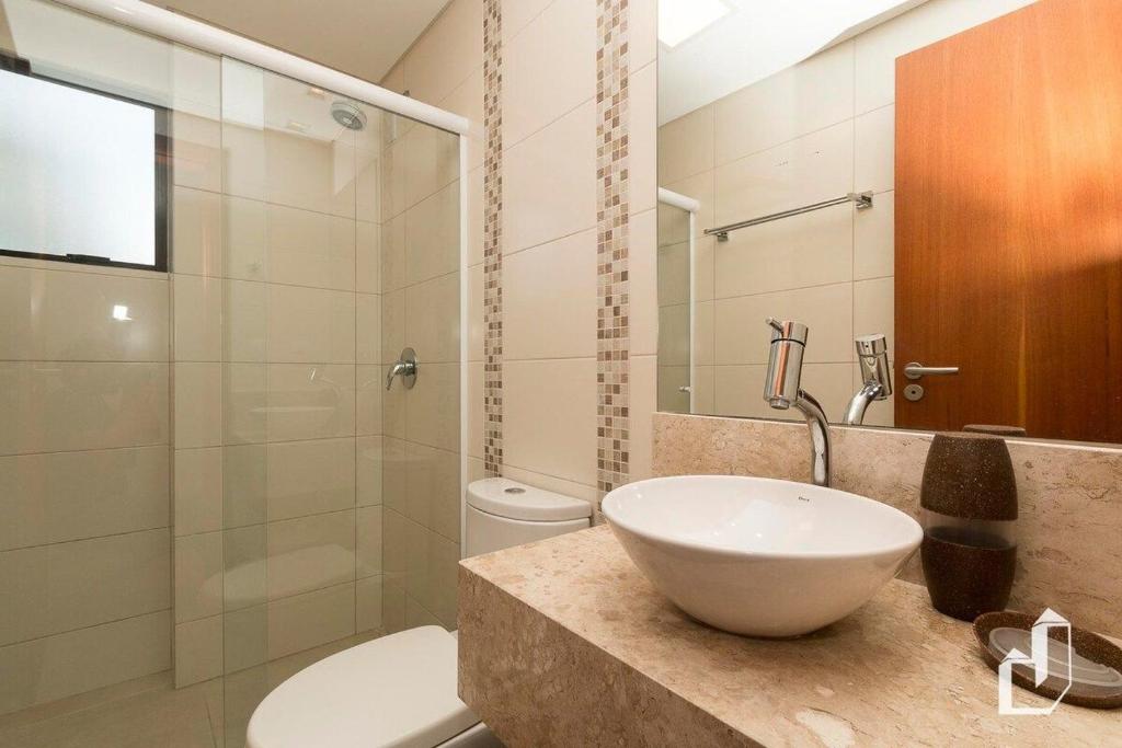  Triplex com 03 suítes com jacuzzi externa aquecida