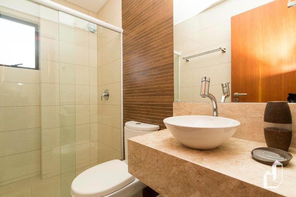  Triplex com 03 suítes com jacuzzi externa aquecida