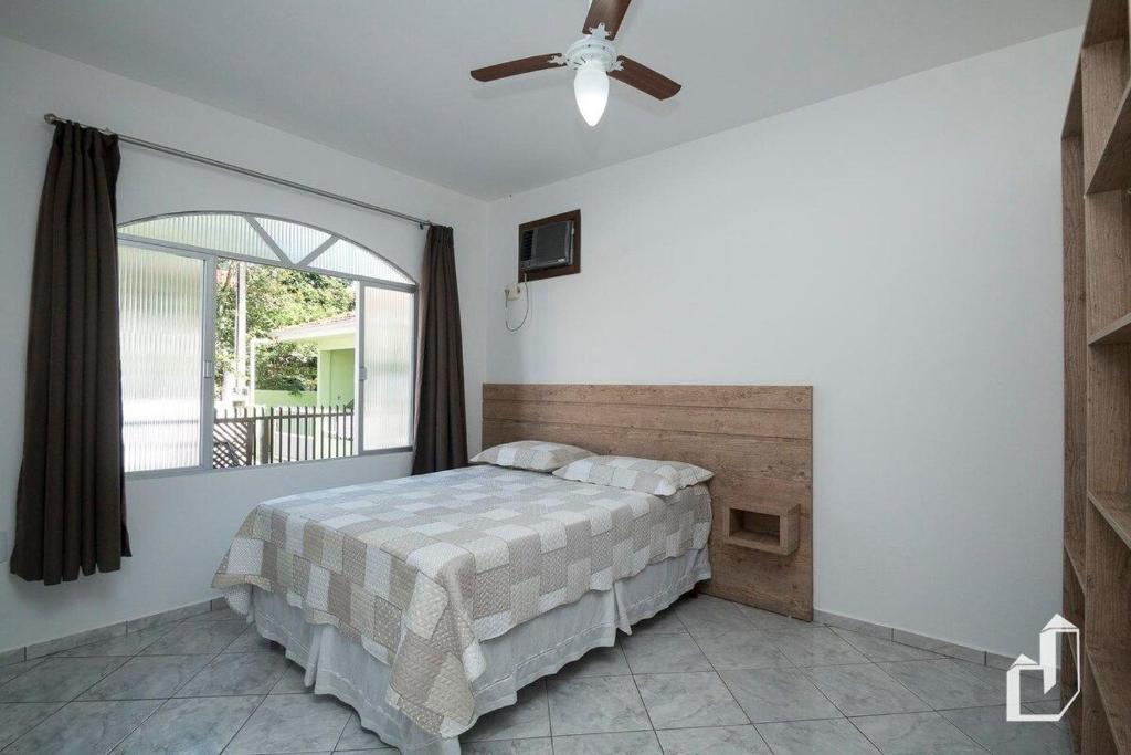  Casa com 03 dormitórios