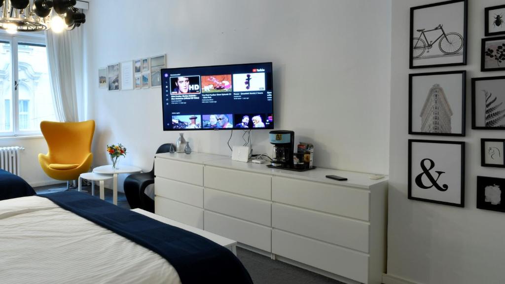 Televízia a/alebo spoločenská miestnosť v ubytovaní Apartment Penkala