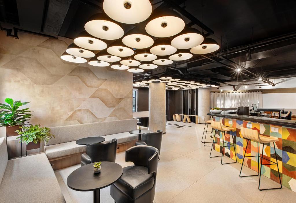 Ein Sitzbereich in der Unterkunft INNSiDE by Meliá São Paulo ITAIM