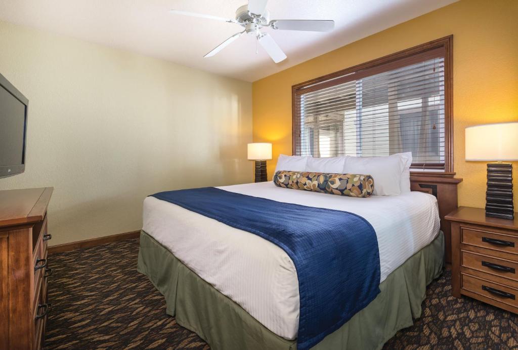 Postel nebo postele na pokoji v ubytování WorldMark Lake Tahoe