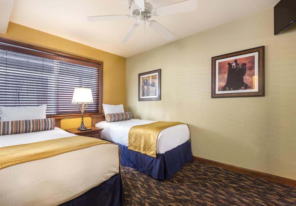 Postel nebo postele na pokoji v ubytování WorldMark Lake Tahoe