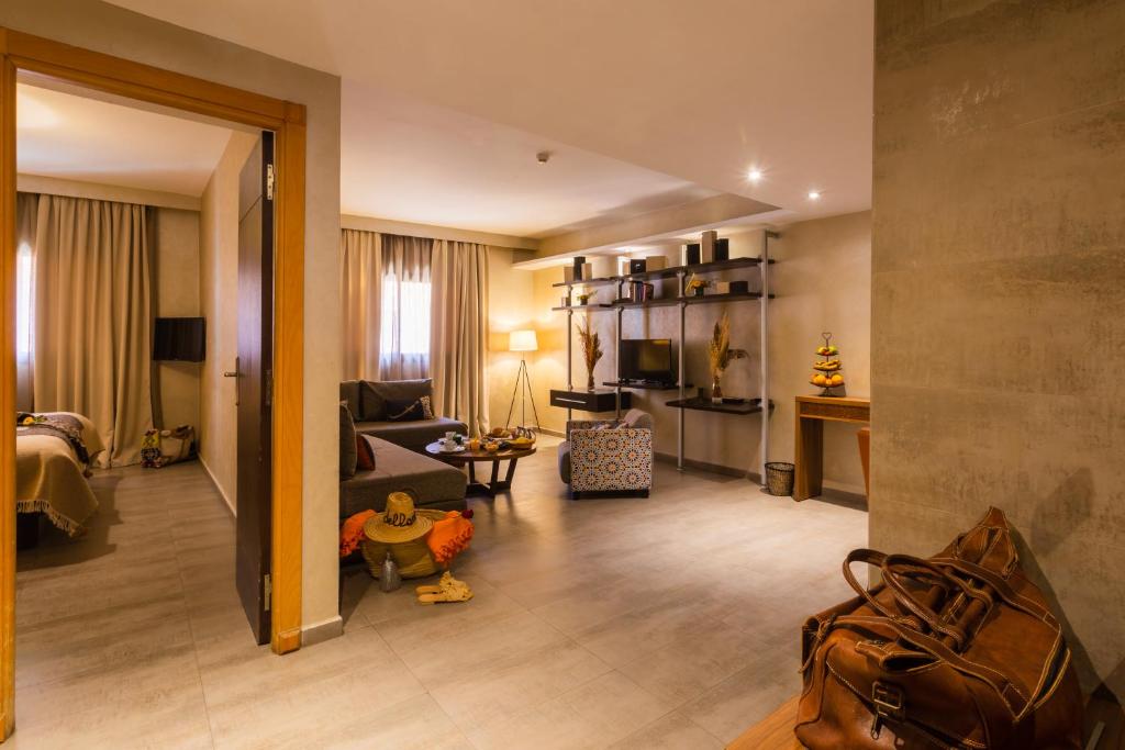 Posezení v ubytování Dellarosa Boutique Hotel and Spa