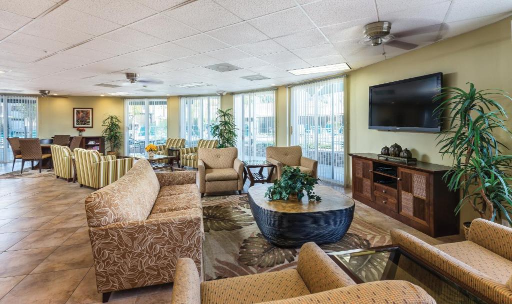 TV a/nebo společenská místnost v ubytování WorldMark Palm Springs