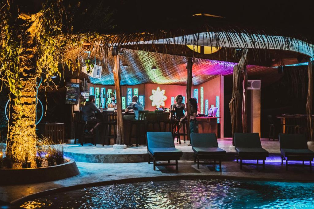 Bazén v ubytování Selva Armonia Immersive Jungle Resort nebo v jeho okolí