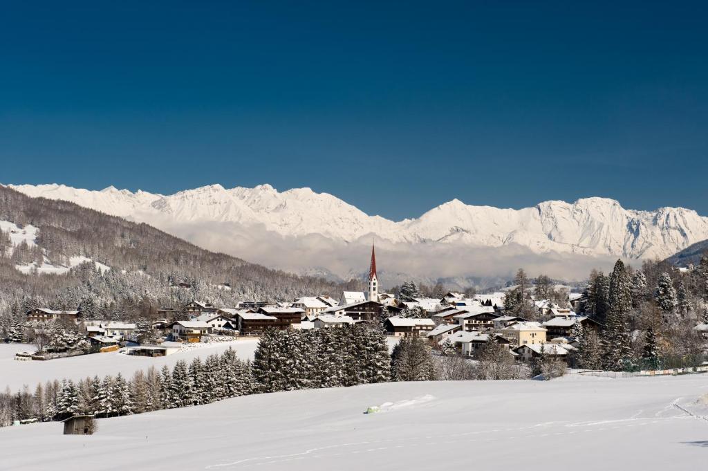 ホテルから撮影された、または一般的な山の景色