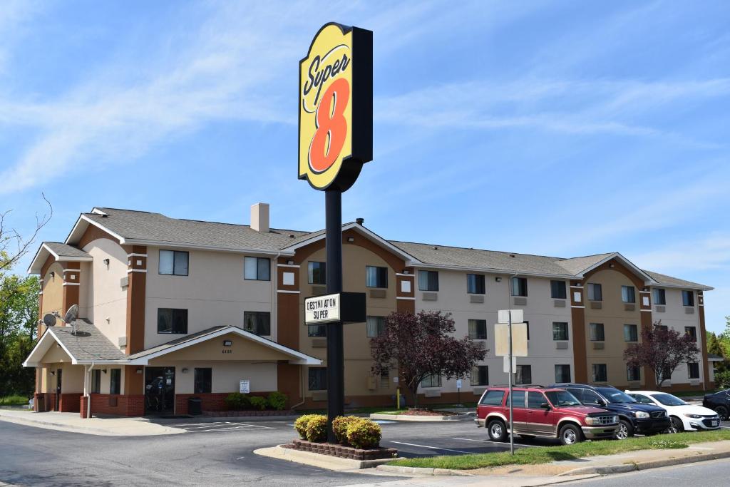 Imagen de la galería de Super 8 by Wyndham Newport News/Jefferson Ave., en Newport News