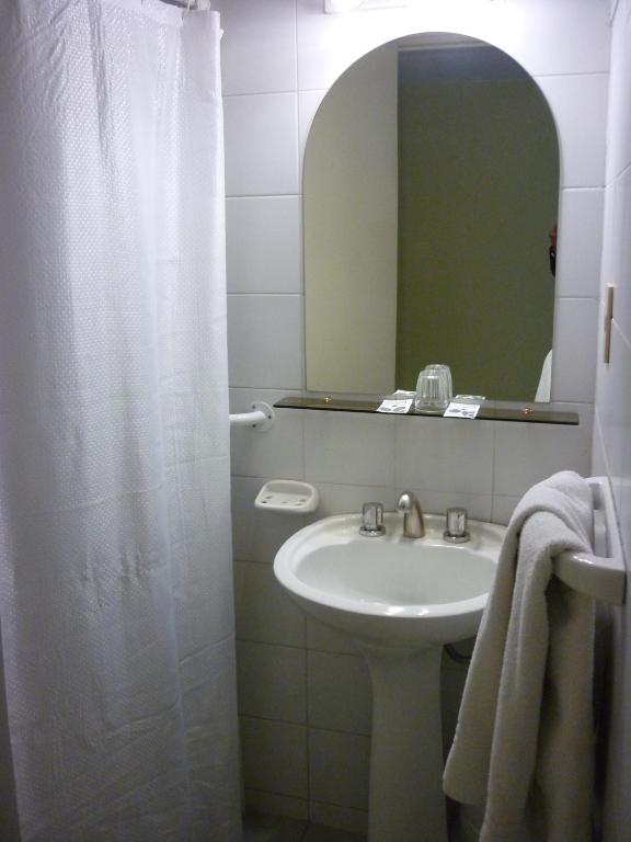Koupelna v ubytování Hotel Puerta del Sol