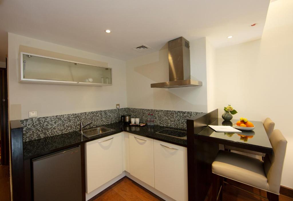 Number One Tower Suites - Resim 26