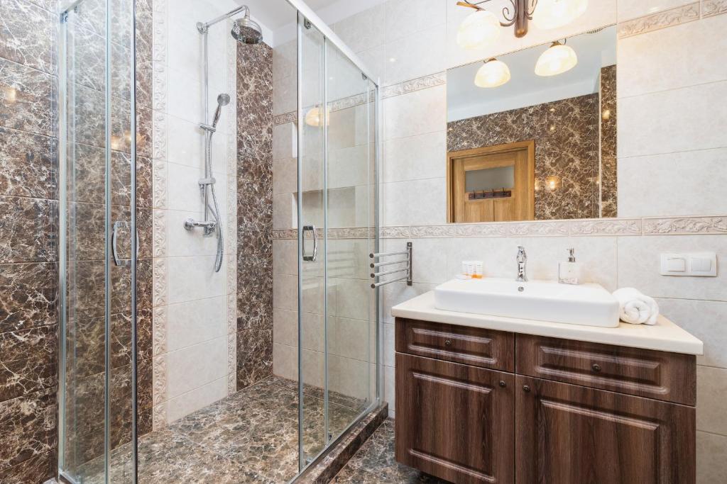Kúpeľňa v ubytovaní Deluxe Apartments Kraków Brzozowa by Noclegi Renters