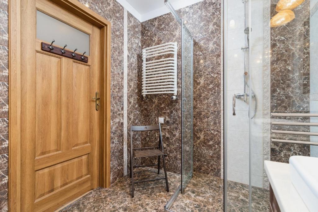 Kúpeľňa v ubytovaní Deluxe Apartments Kraków Brzozowa by Noclegi Renters