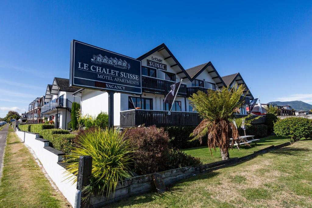 Le Chalet Suisse Motel Taupo - Resim 39