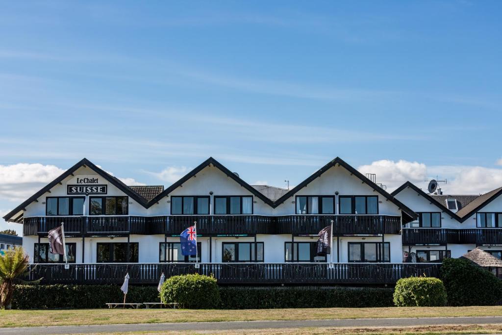 Le Chalet Suisse Motel Taupo - Resim 41