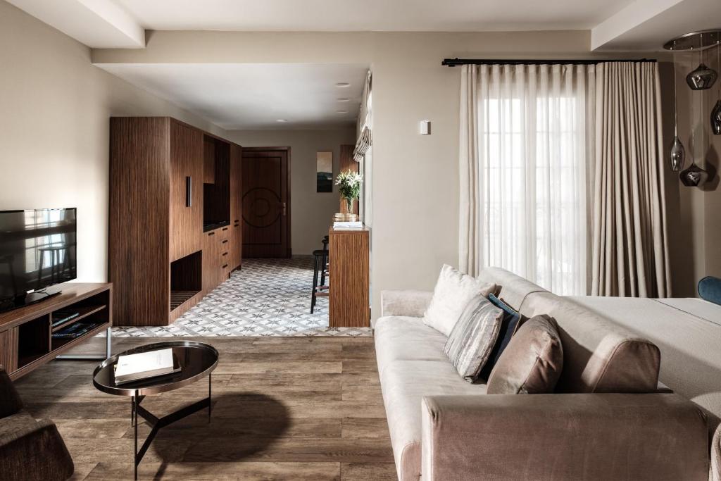 1926 Le Parisot Boutique Suites - 1