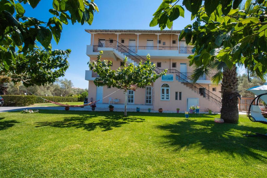 Zahrada ubytování Artemis Pension