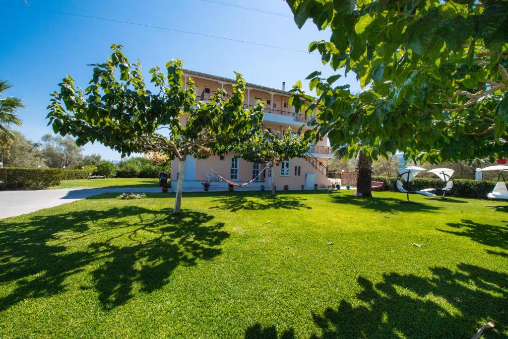 Zahrada ubytování Artemis Pension