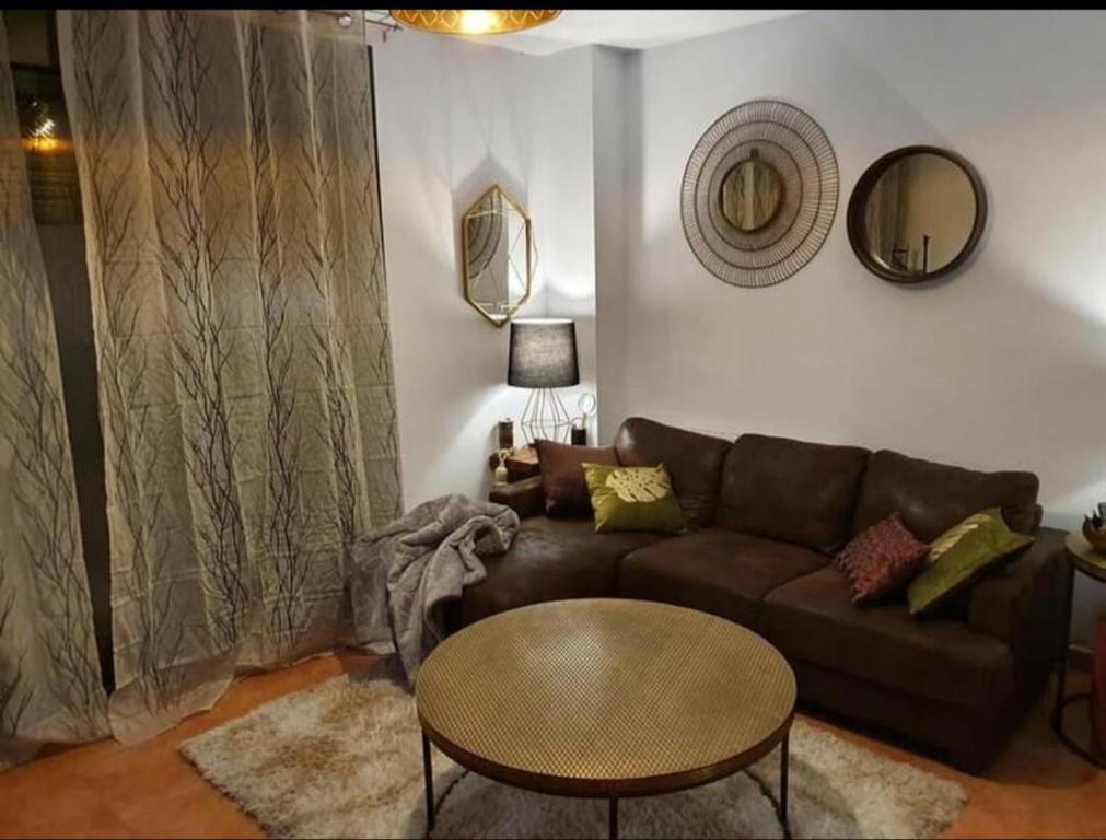 Apartamento Rodeira tesisinde bir oturma alanı