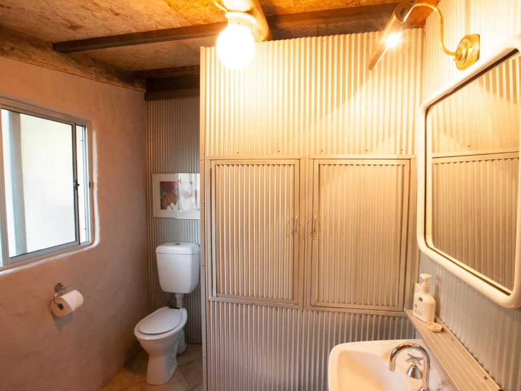 Koupelna v ubytování Lyrebird Studio Secluded Retreat in the Watagans. 20 min drive to Cessnock