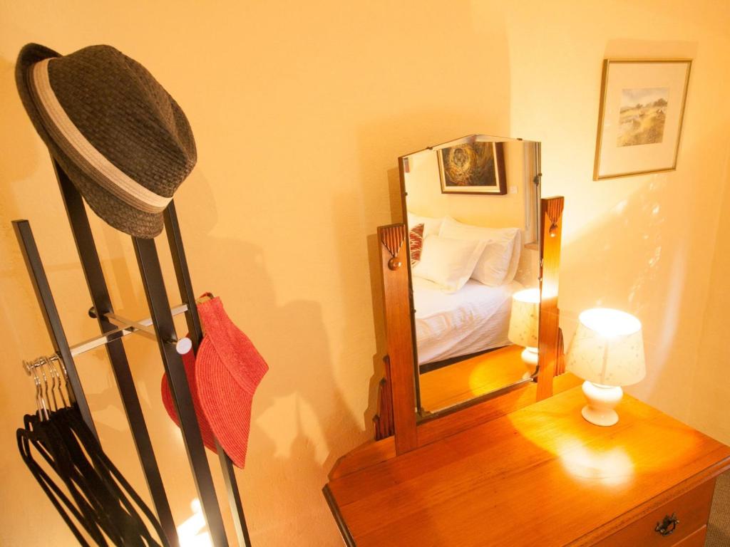 Postel nebo postele na pokoji v ubytování Lyrebird Studio Secluded Retreat in the Watagans. 20 min drive to Cessnock