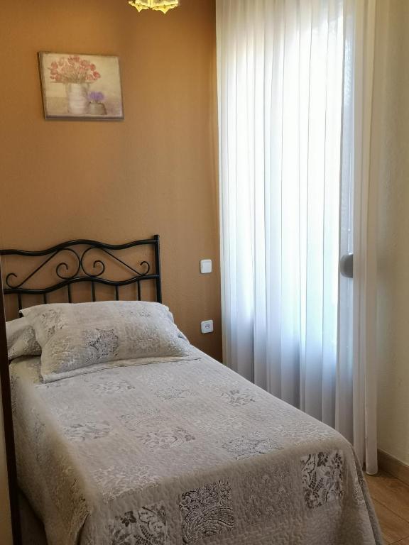 Hostal Plaza - Habitación Triple Básica